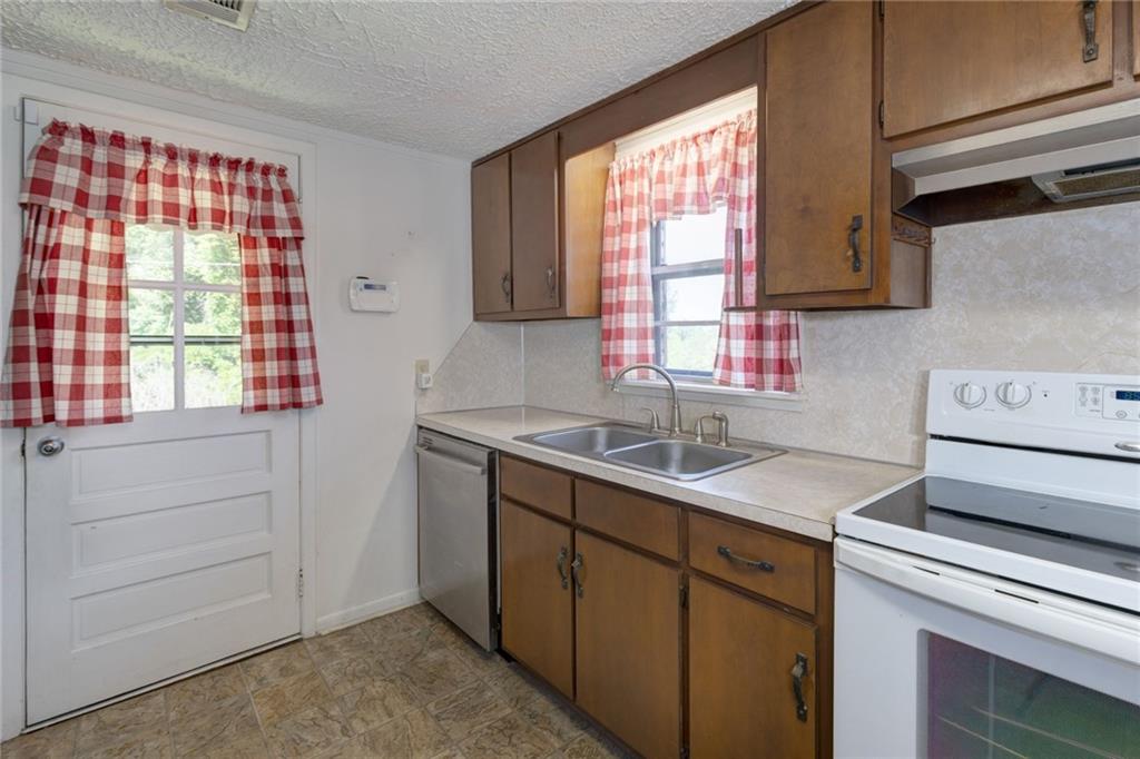 60 Whiterock Road Phenix City, AL 36869 - Photo 7 of 27 Gallery Image 7