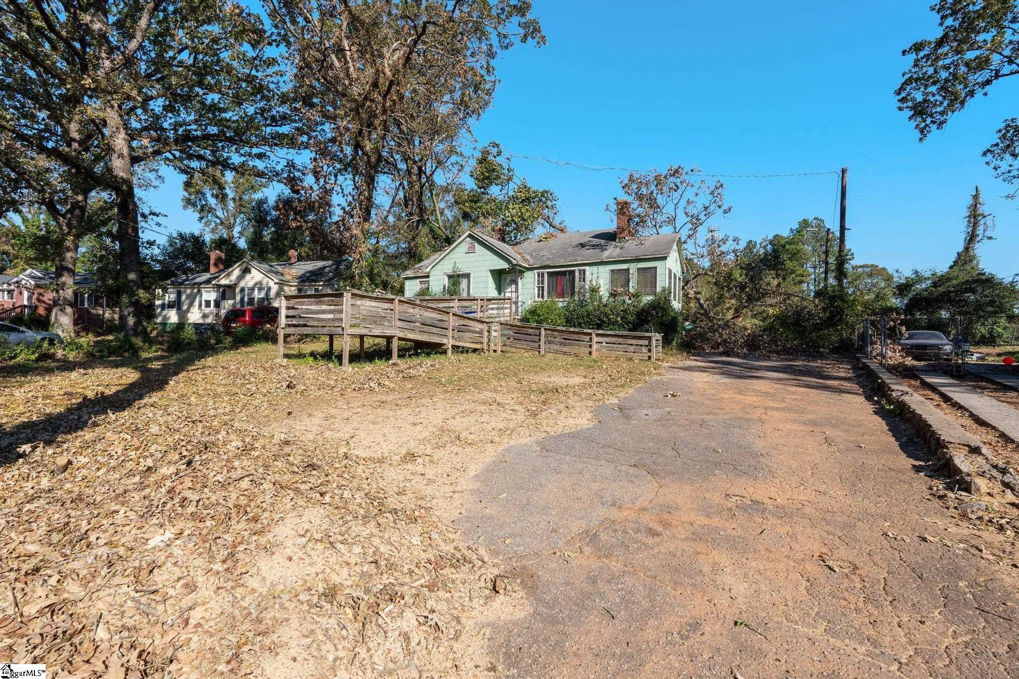 12 Collinson Road Greenville, SC 29605 - Photo 1 of 12 Gallery Image 1