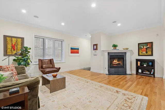 $625,000 | 5121 South Kimbark Avenue, Unit 1E, Chicago, IL 60615