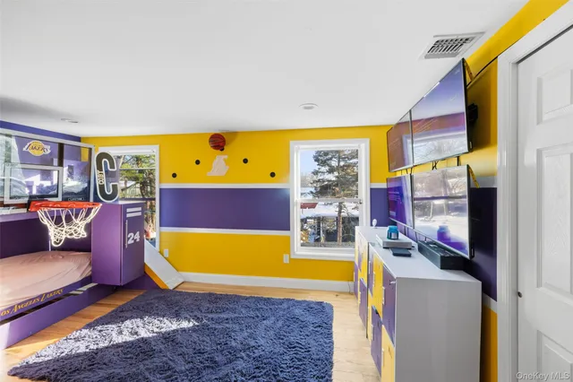 $899,000 | 336 Nicolls Road, Deer Park, NY 11729