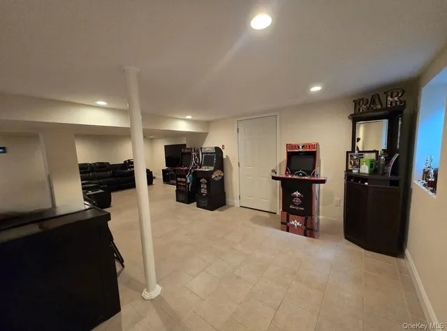 $899,000 | 336 Nicolls Road, Deer Park, NY 11729