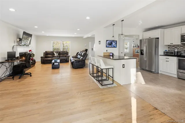 $899,000 | 336 Nicolls Road, Deer Park, NY 11729