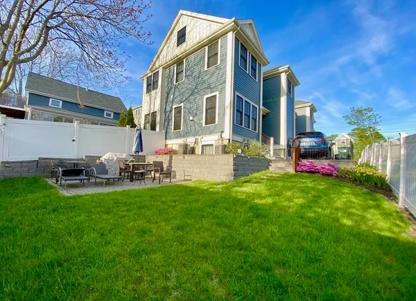 $6,000 | 49 Cottage Street, Unit 2, Newton, MA 02464