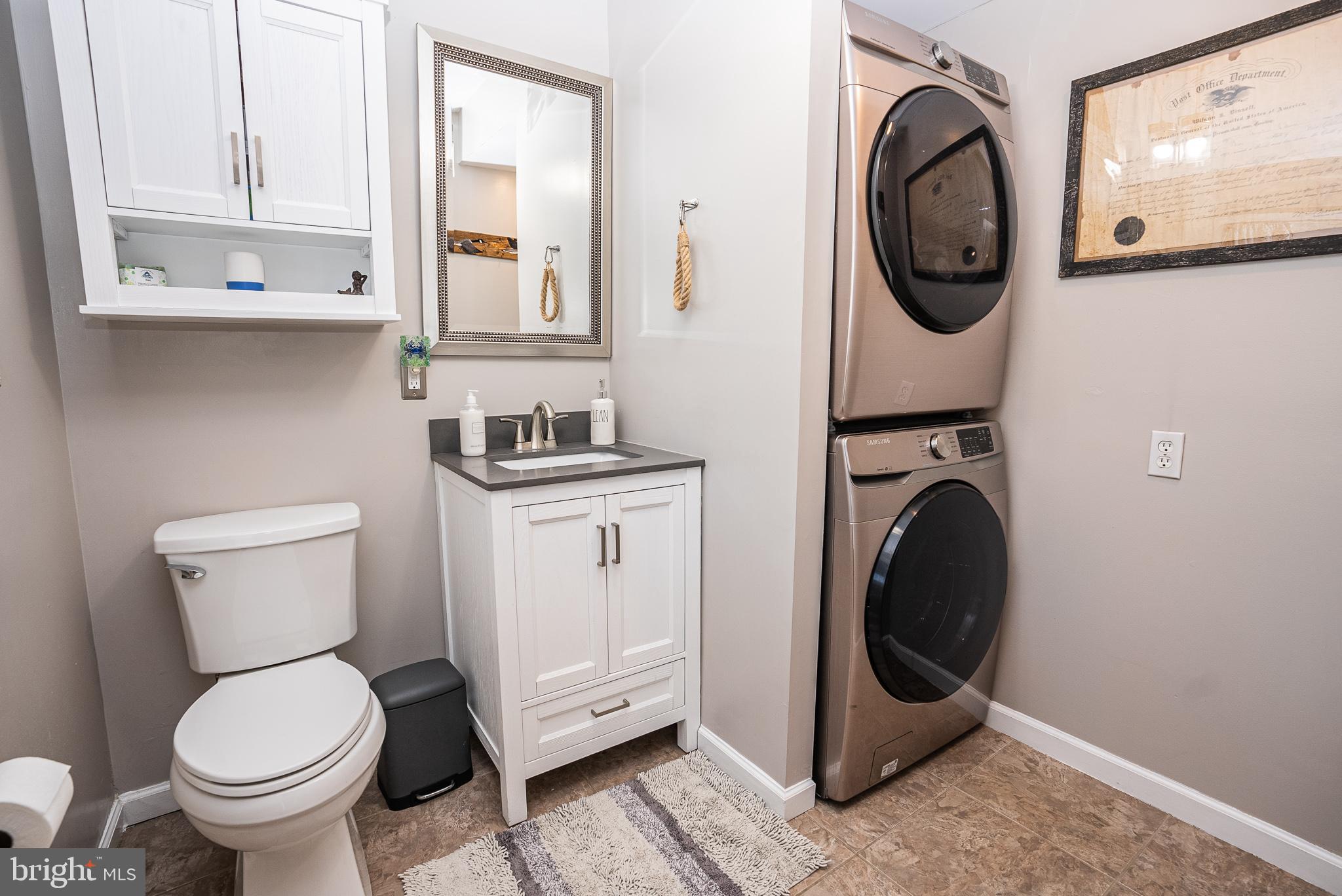 1227 Bayside Road Essex, MD 21221 - Photo 4 of 78 Half Bathroom