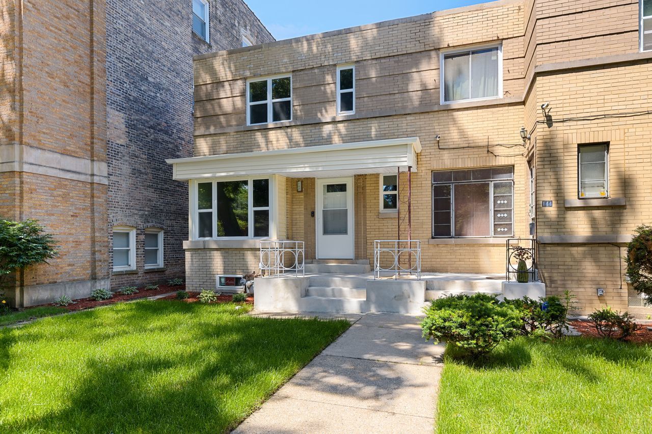 142 Callan Avenue Evanston, IL 60202 - Photo 2 of 17