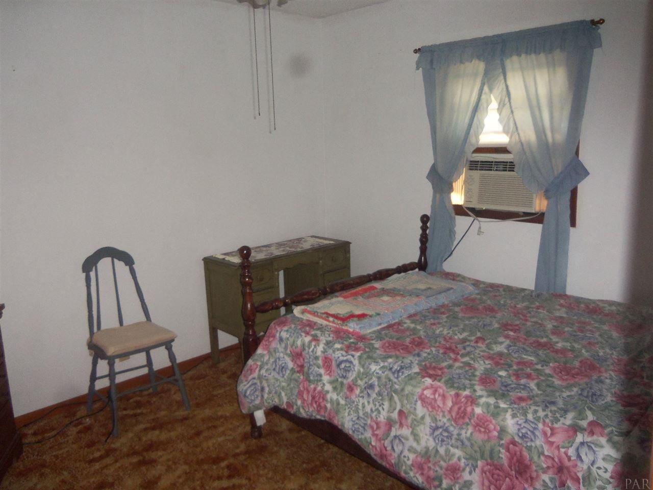 1015 Daffin Road Molino, FL 32577 - Photo 24 of 32 Gallery Image 24