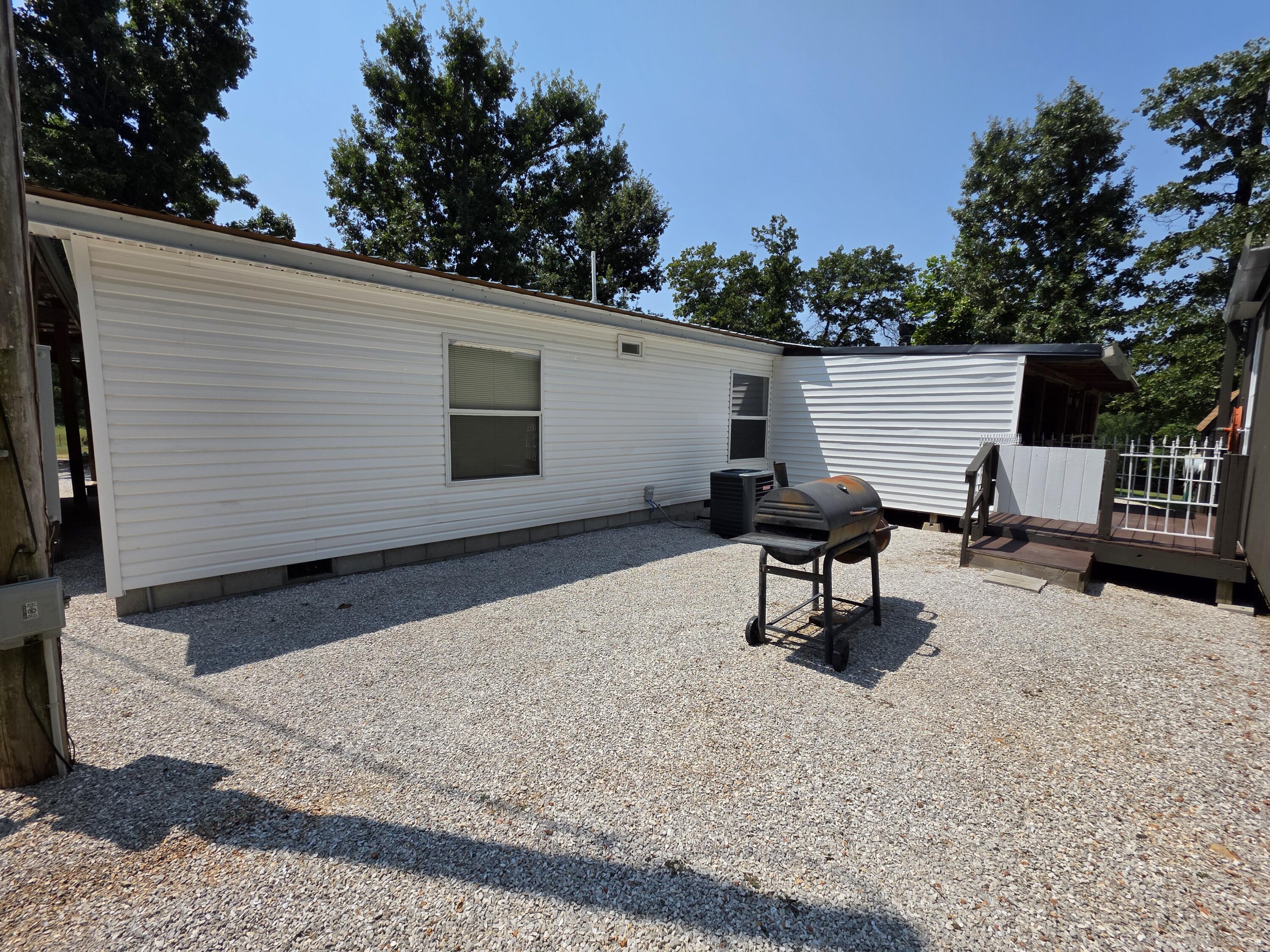 17664 Locust Road Neosho, MO 64850 - Photo 38 of 57 25037