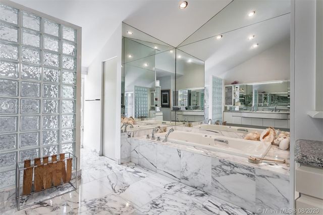 $3,425,000 | 220 Costanera Road, Coral Gables, FL 33143