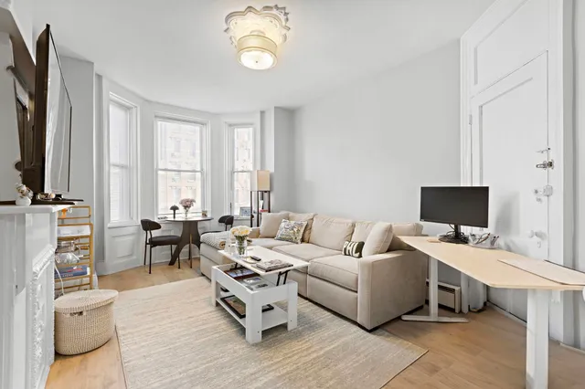 $3,000 | 114 Washington Street, Unit 2, Hoboken, NJ 07030