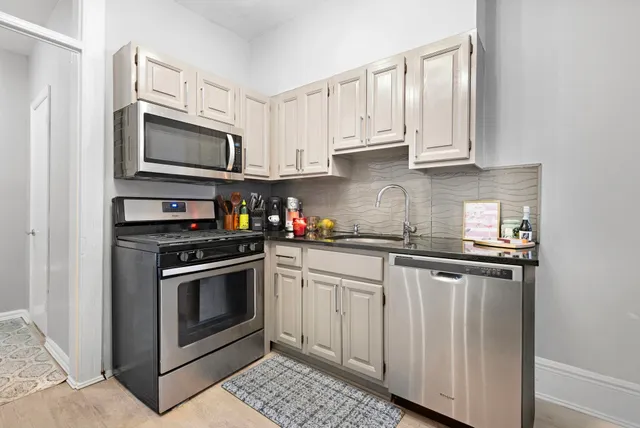 $3,000 | 114 Washington Street, Unit 2, Hoboken, NJ 07030