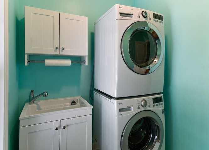 1754 Vesta Road Lebanon, TN 37090 - Photo 26 of 37 a utility room with dryer and washer