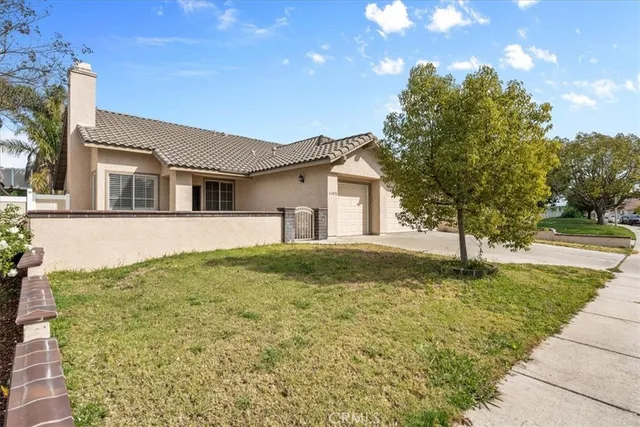 a view of a house with a outdoor space