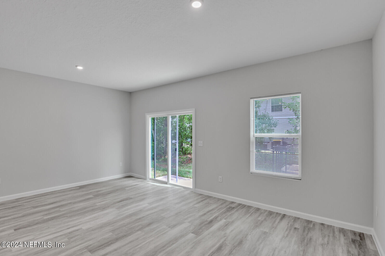 6644 Talking Tree Court Jacksonville, FL 32205 - Photo 11 of 22 Living Area