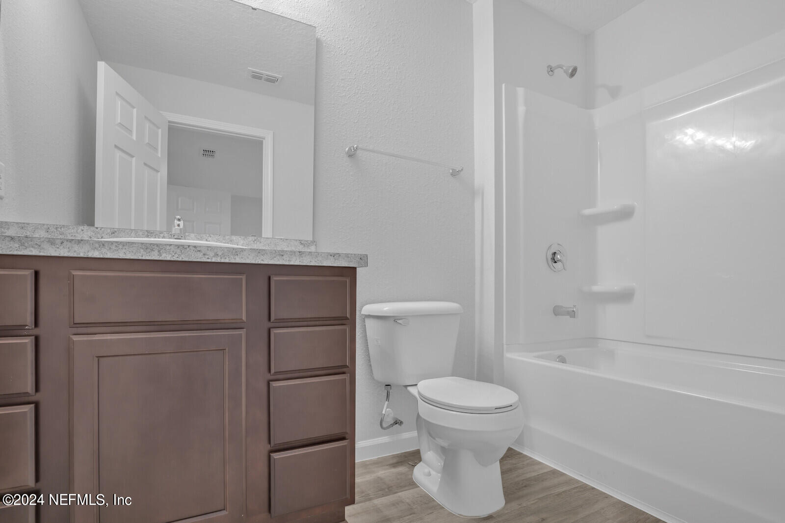 6644 Talking Tree Court Jacksonville, FL 32205 - Photo 13 of 22 Primary Bathroom