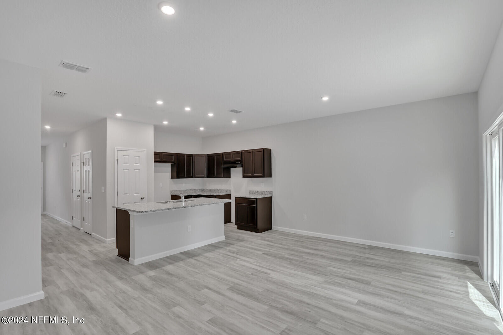 6644 Talking Tree Court Jacksonville, FL 32205 - Photo 6 of 22 Kitchen