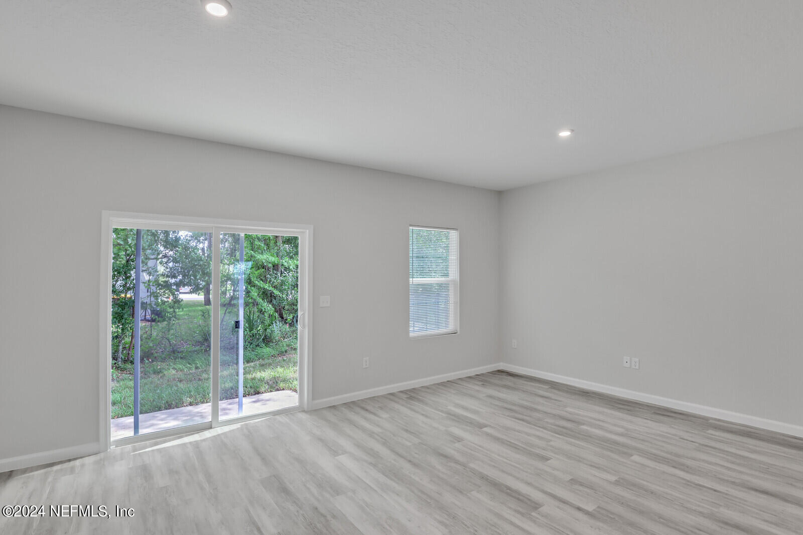 6644 Talking Tree Court Jacksonville, FL 32205 - Photo 10 of 22 Living Area