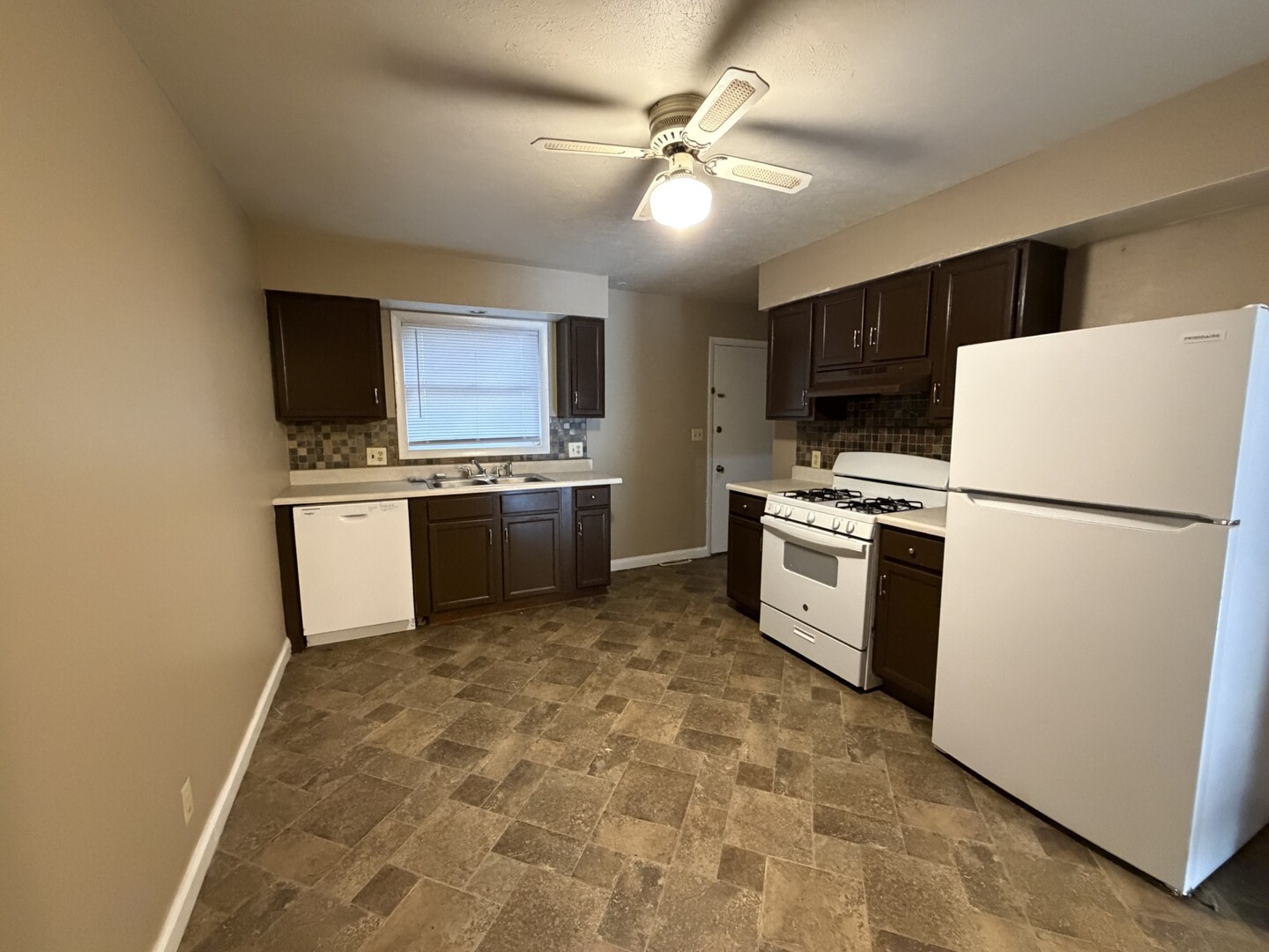 314 Riley Drive Bloomington, IL 61701 - Photo 5 of 13