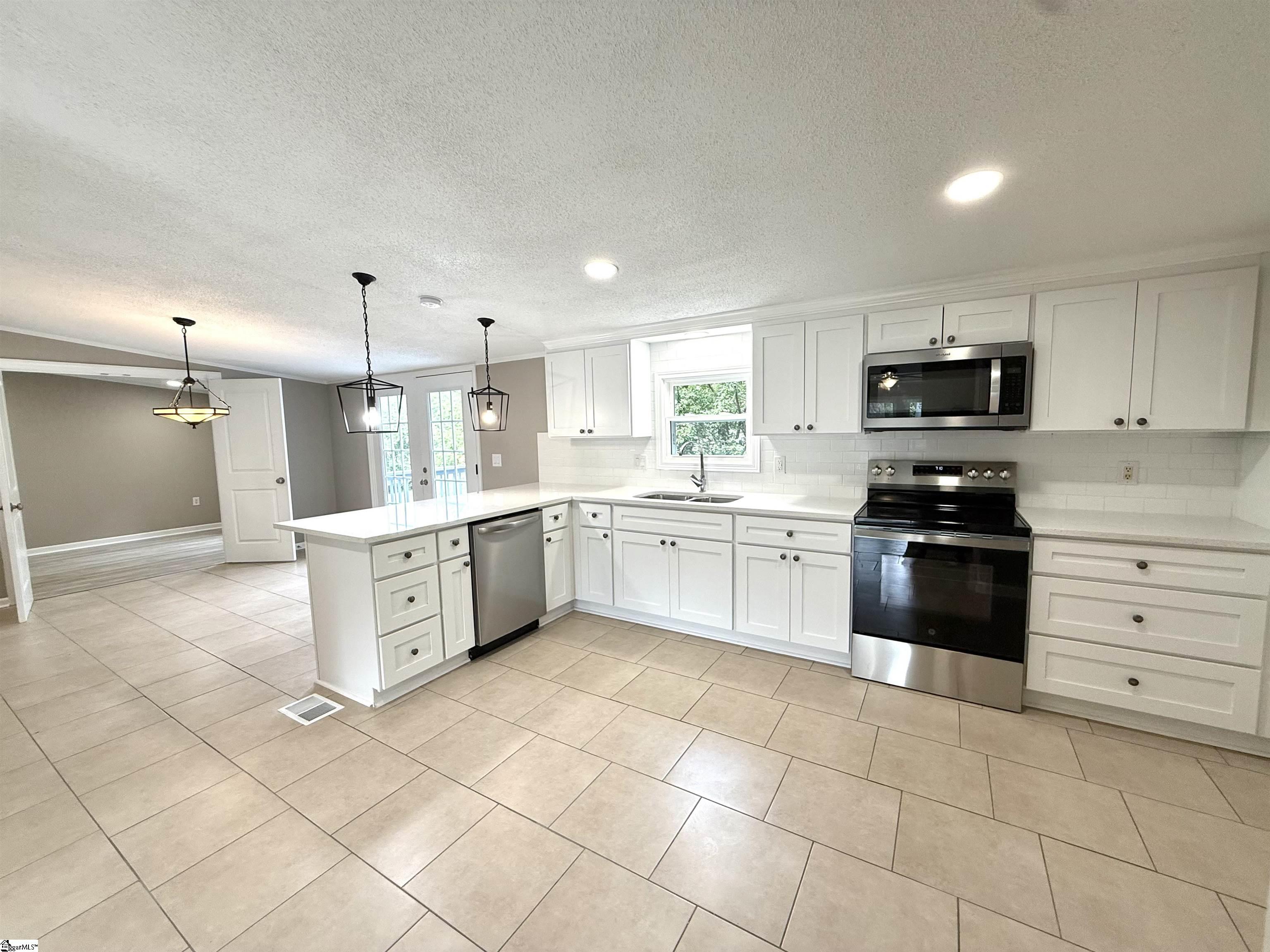 130 Bell Avenue Inman, SC 29349 - Photo 3 of 25