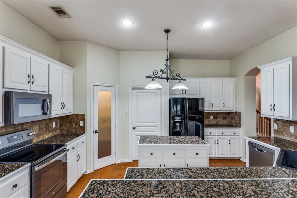 8312 Teja Trail Benbrook, TX 76126 - Photo 9 of 25