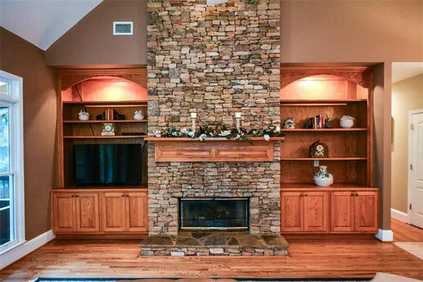 $850,000 | 77 Tally Cv Road, Jasper, GA 30143