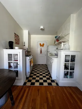$2,400 | 97 Chester Street, Unit B2, Boston, MA 02134