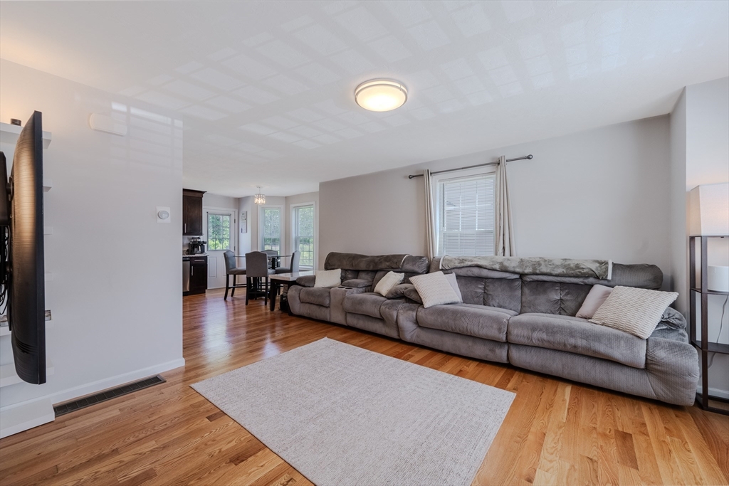 49 Riley Road, Unit 25 Tyngsborough, MA 01879 - Photo 7 of 21