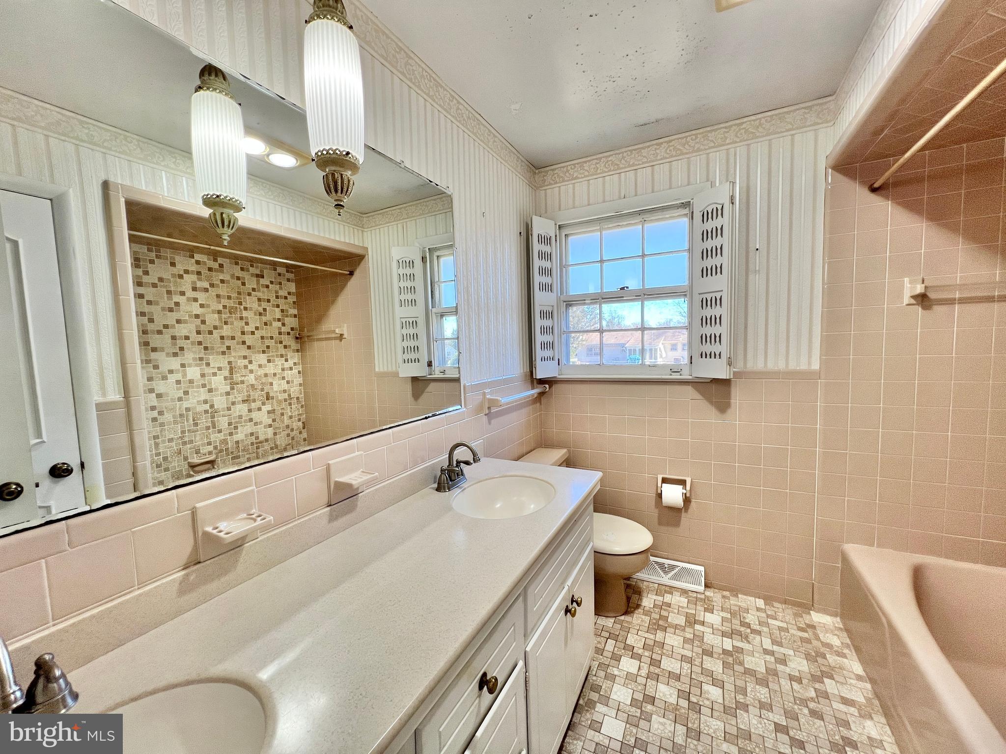 1327 South Spring Road Vineland, NJ 08361 - Photo 20 of 29 Full Bathroom