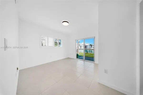 $2,845 | 6905 Bay Drive, Unit 16, Miami Beach, FL 33141