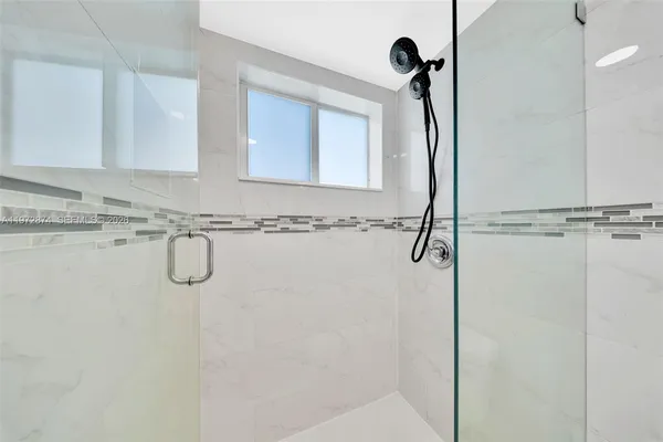 $2,845 | 6905 Bay Drive, Unit 16, Miami Beach, FL 33141