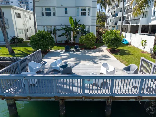 $2,845 | 6905 Bay Drive, Unit 16, Miami Beach, FL 33141