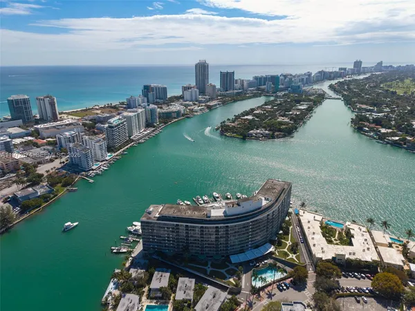 $2,845 | 6905 Bay Drive, Unit 16, Miami Beach, FL 33141