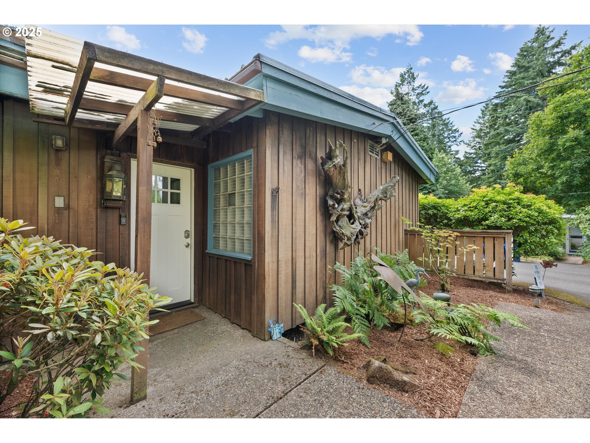 7420 Southwest Pointer Road Portland, OR 97225 - Photo 5 of 46 Gallery Image 5