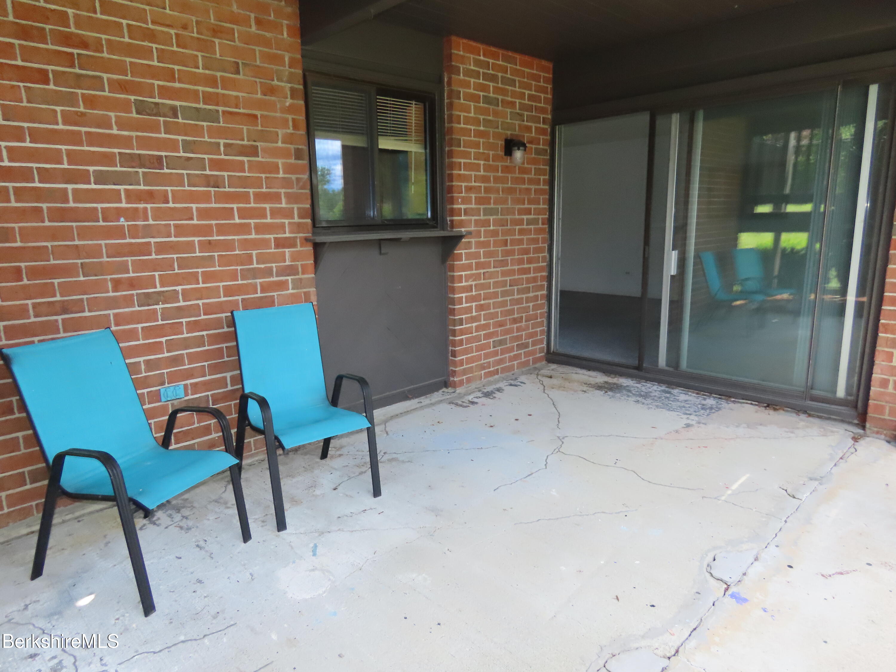 189 Stratton Road, Unit C4 Williamstown, MA 01267 - Photo 15 of 29 Kitchen & sliders from patio