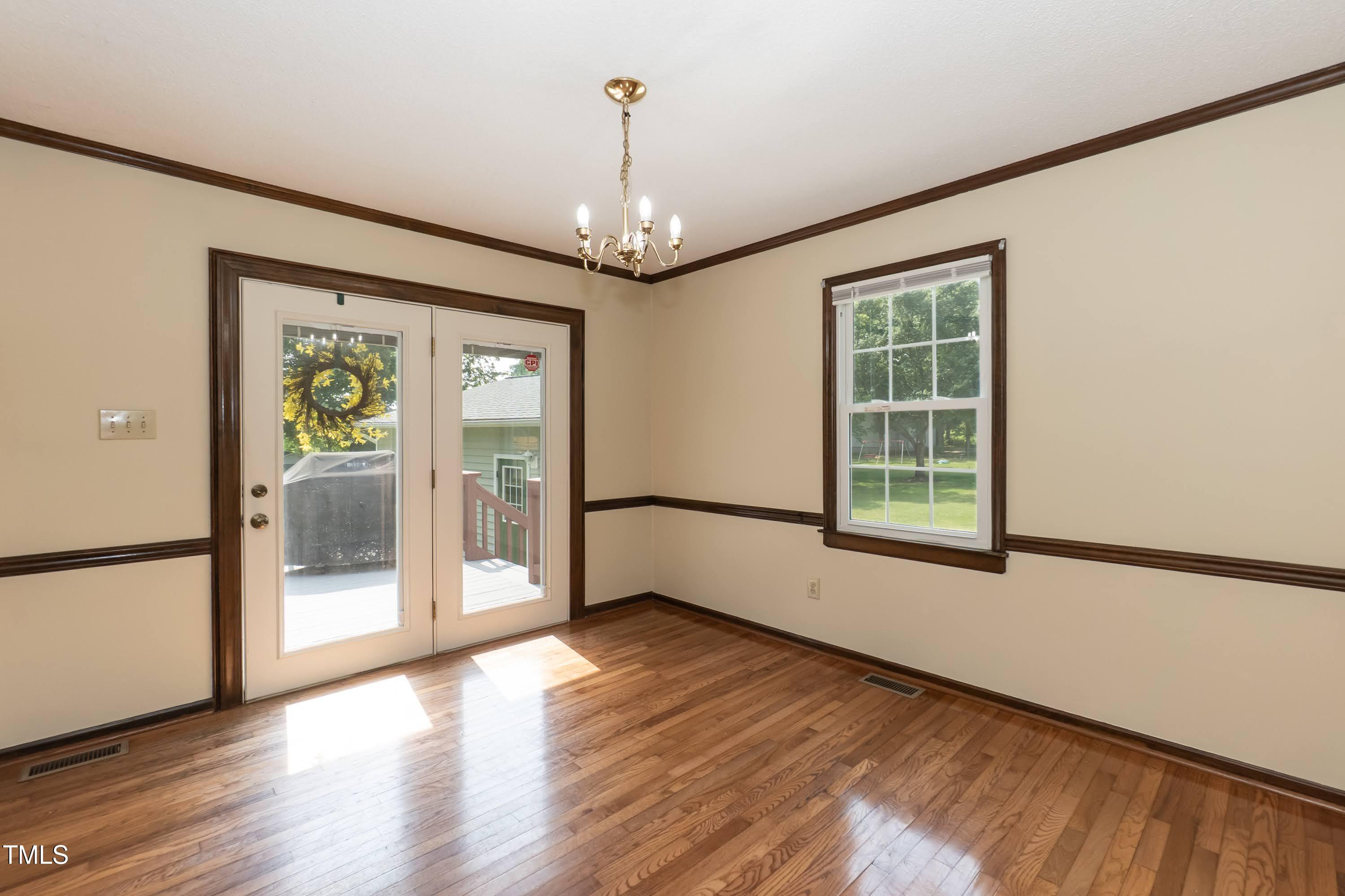 523 Edwards Road Henderson, NC 27537 - Photo 10 of 26 Dining 01
