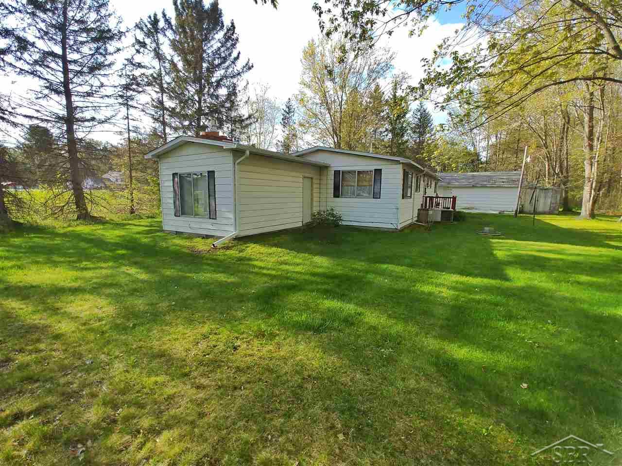 7215 South Graham Road St. Charles, MI 48655 - Photo 4 of 28 31380314-3.JPG