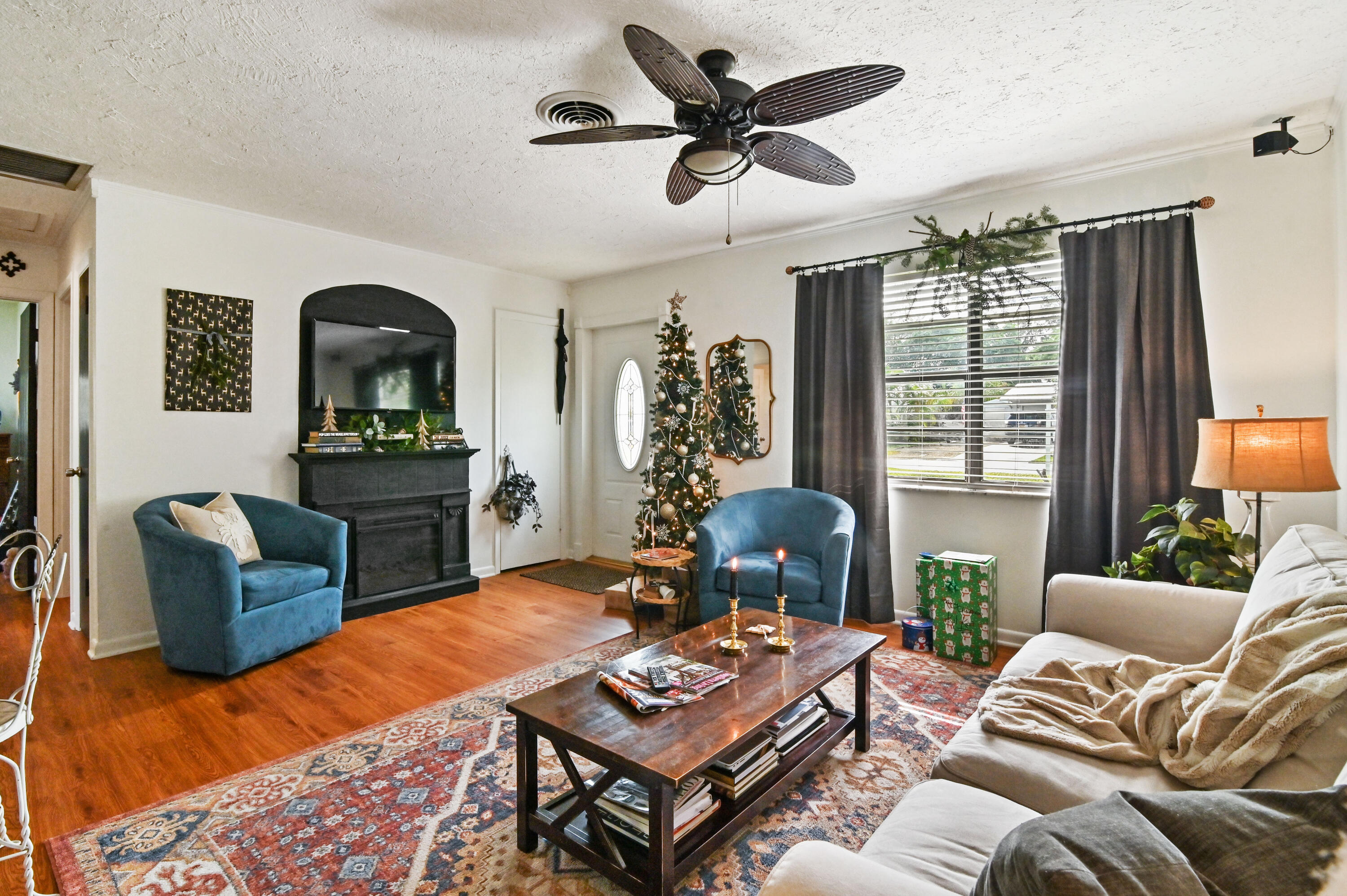 1879 Northwest Azalea Street Stuart, FL 34994 - Photo 8 of 35 06 Living room 03