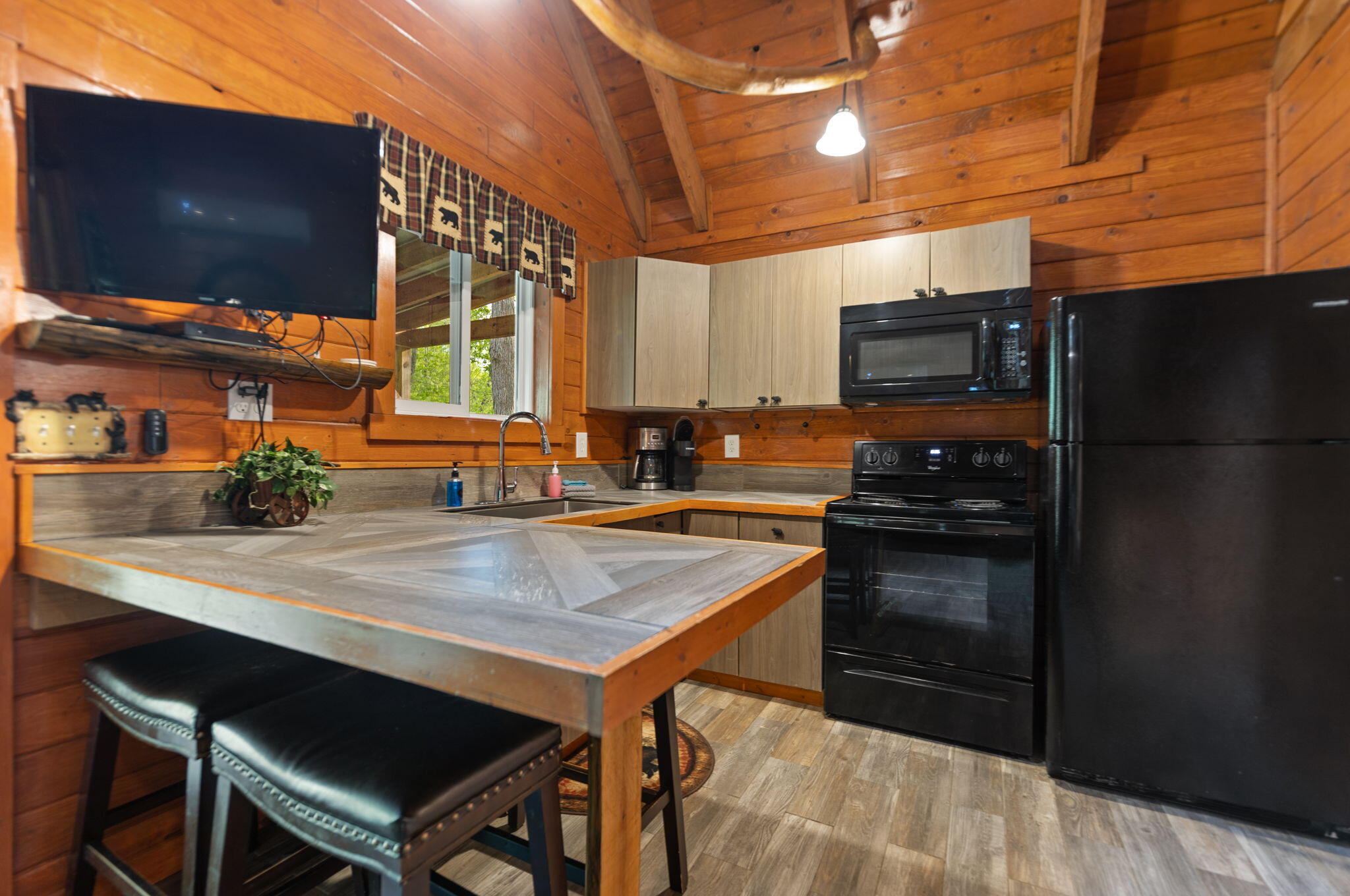 275 Black Bear Ridge Road Campton, KY 41301 - Photo 14 of 49 11-web-or-mls-118A7528