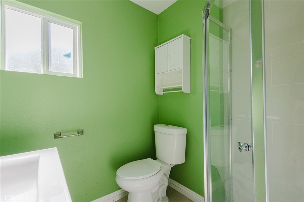 2226 Hauser Boulevard Los Angeles, CA 90016 - Photo 37 of 44