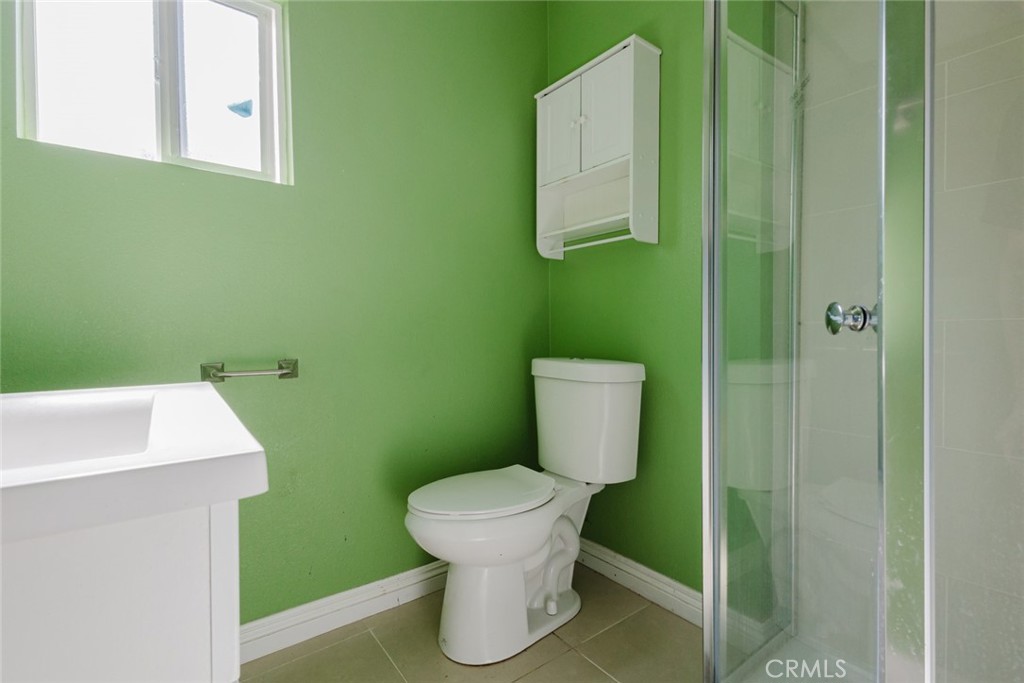 2226 Hauser Boulevard Los Angeles, CA 90016 - Photo 38 of 44