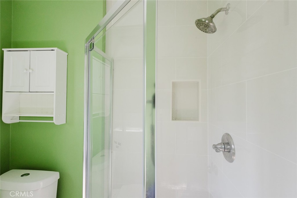 2226 Hauser Boulevard Los Angeles, CA 90016 - Photo 39 of 44