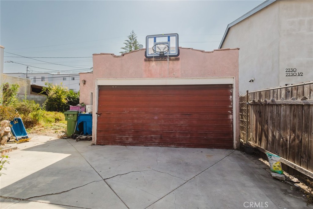 2226 Hauser Boulevard Los Angeles, CA 90016 - Photo 43 of 44