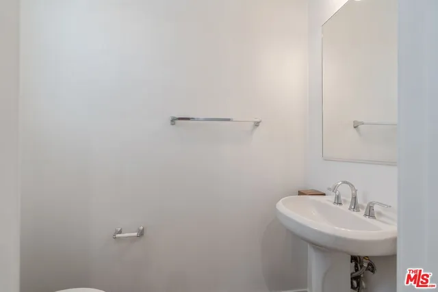 $4,000 | 1558 West Artesia Square, Unit C, Gardena, CA 90248