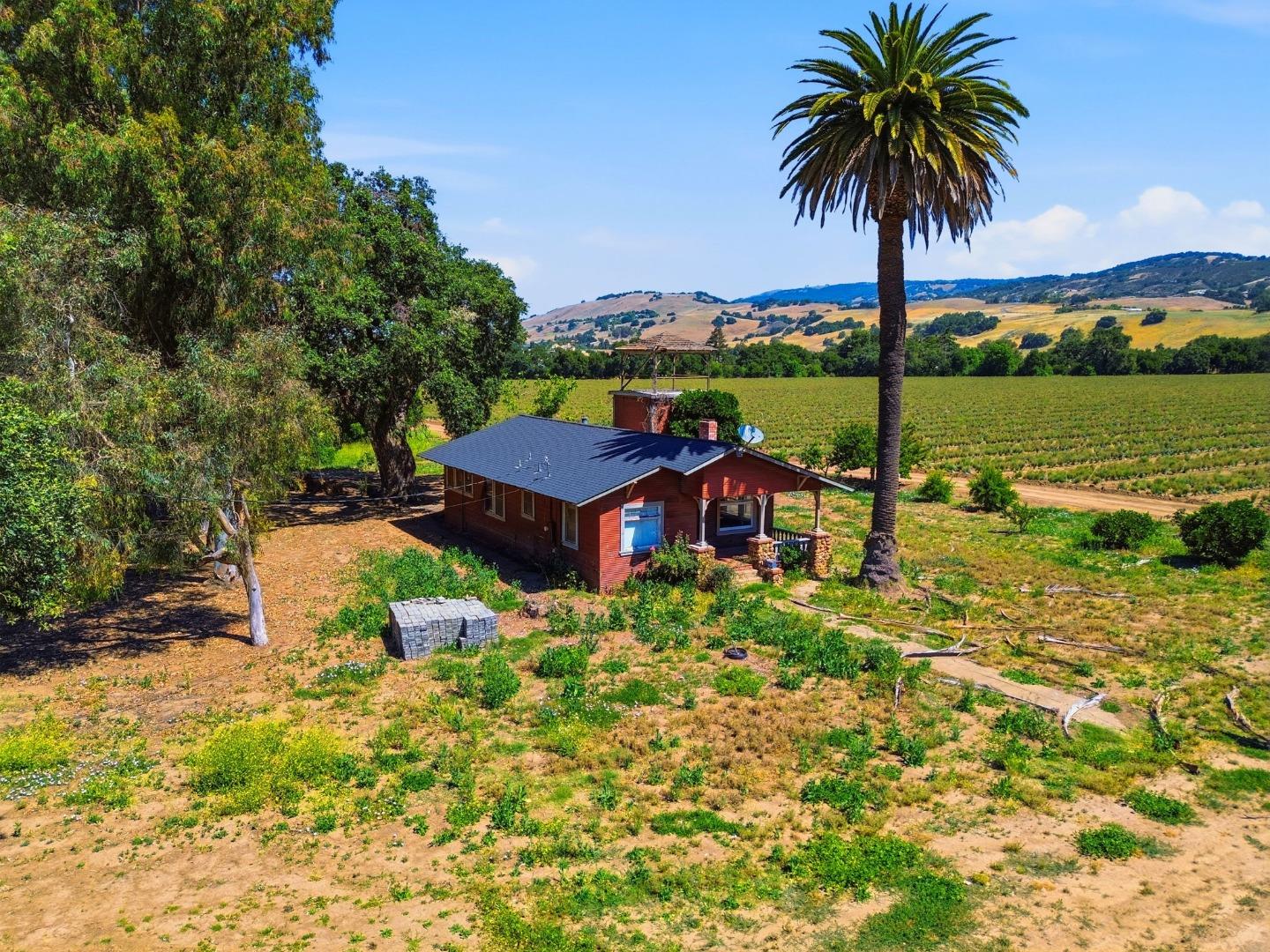 3115 Leavesley Road Gilroy, CA 95020 - Photo 3 of 31