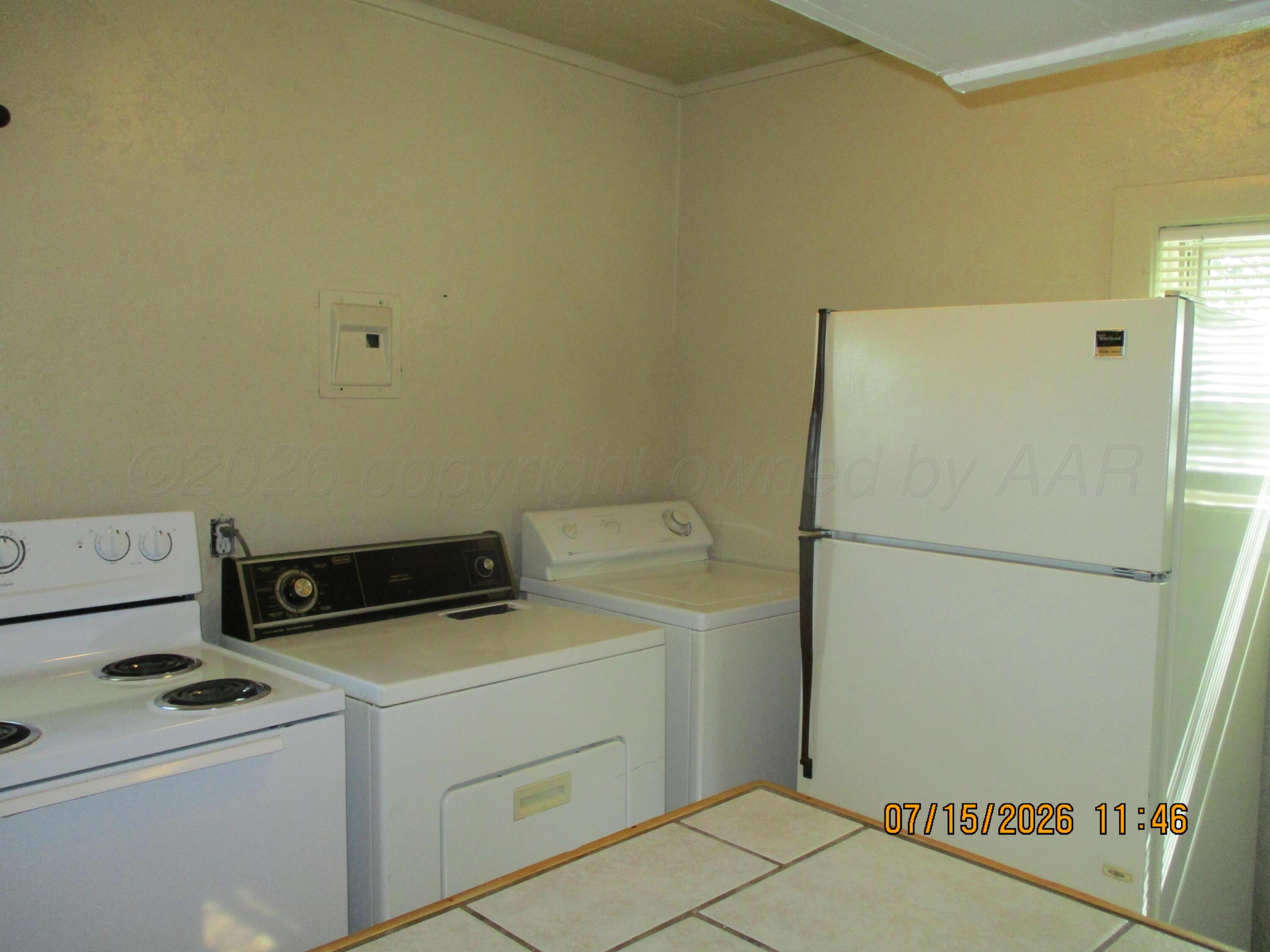 1404 Southwest 13th Avenue Amarillo, TX 79102 - Photo 3 of 7 Kitchen