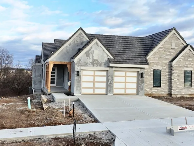 $1,322,057 | 13749 Pembroke Lane, Leawood, KS 66224