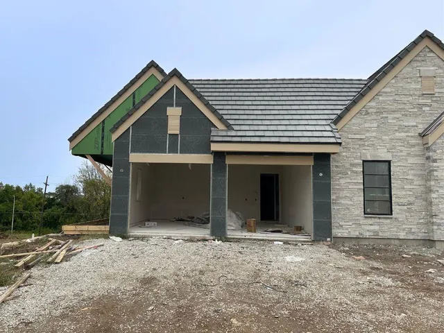 $1,322,057 | 13749 Pembroke Lane, Leawood, KS 66224