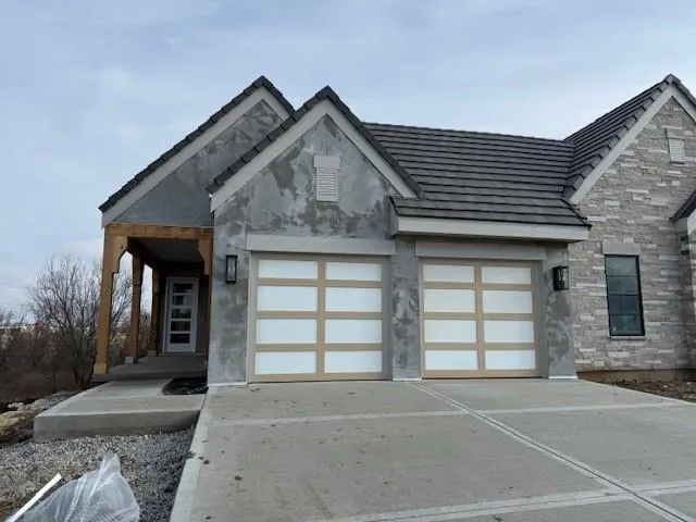 $1,322,057 | 13749 Pembroke Lane, Leawood, KS 66224