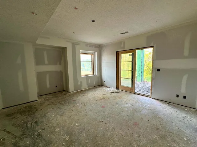 $1,322,057 | 13749 Pembroke Lane, Leawood, KS 66224