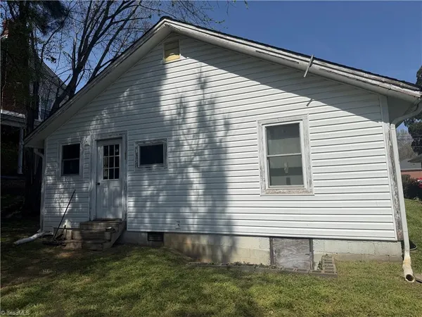 $110,000 | 213 West Decatur Street, Madison, NC 27025