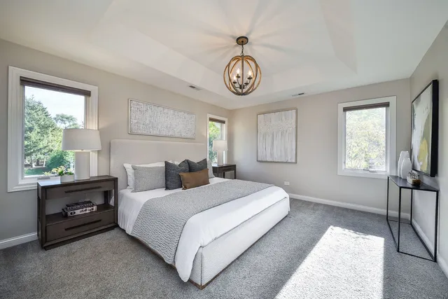 $899,000 | 4733 Roslyn Road, Downers Grove, IL 60515